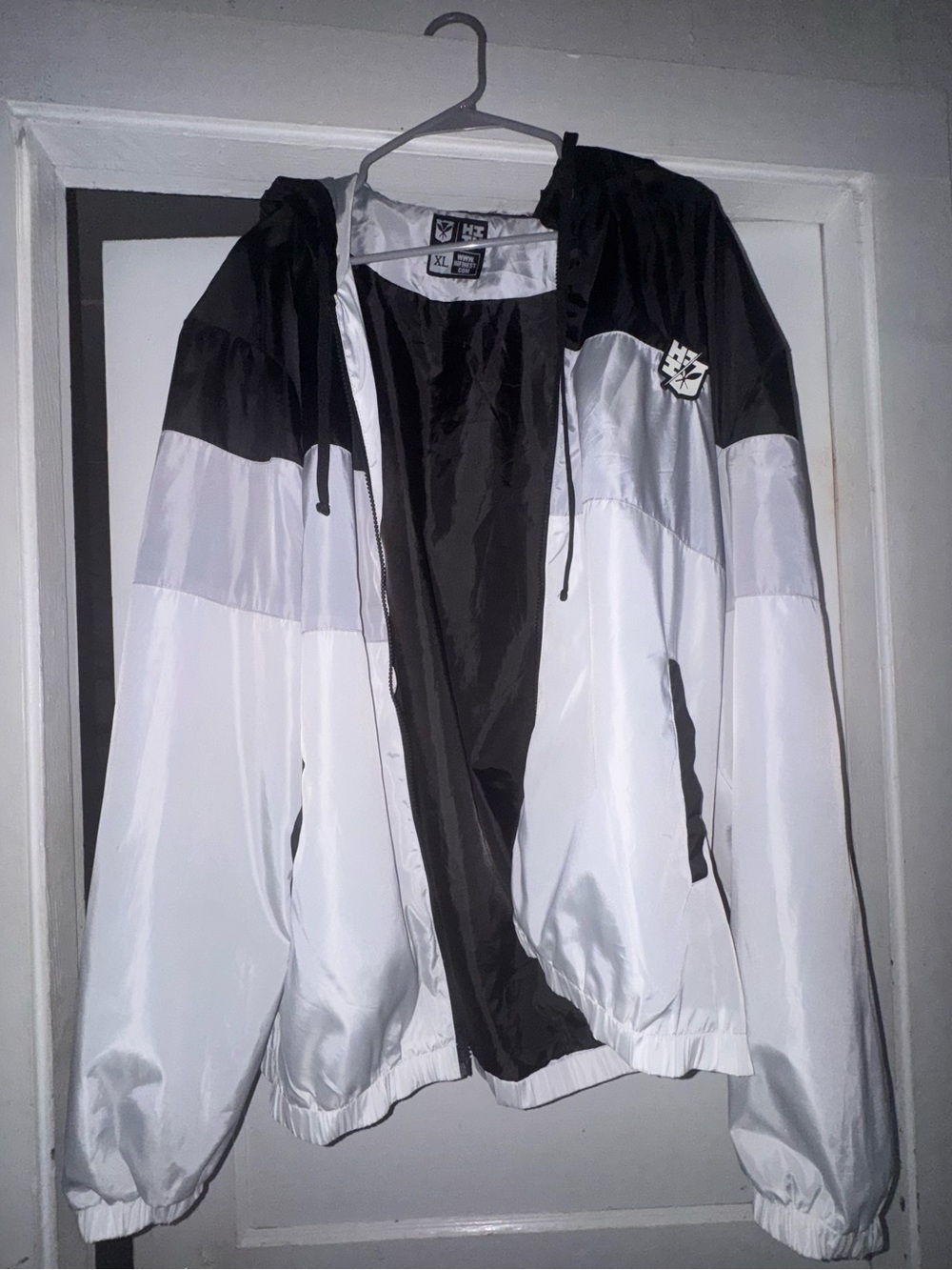 Hifinest Black,white and silver wind breaker Jacket ‼️MISSING ZIPPER‼️